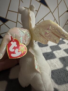 Ty (magic)’95 White Unicorn Plush with Iridescent Gold-Pink Wings